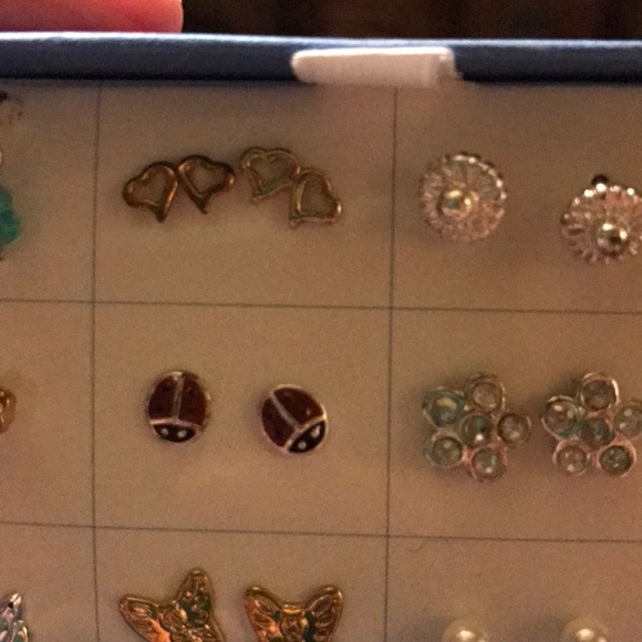 Earring set - Picture 4 of 4